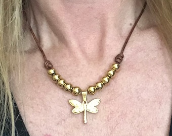 Pendentif libellule, Collier d’or, Bijoux libellule, Collier pendentif libellule en or, Collier unique, Collier pour femmes, Bijoux en or