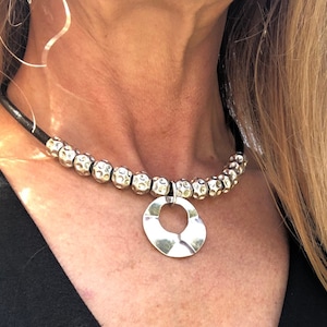 Girocollo in argento, collana pendente, collana boho, collana da donna, collana chunky, gioielli di dichiarazione, collana corta con perline d&#39;argento