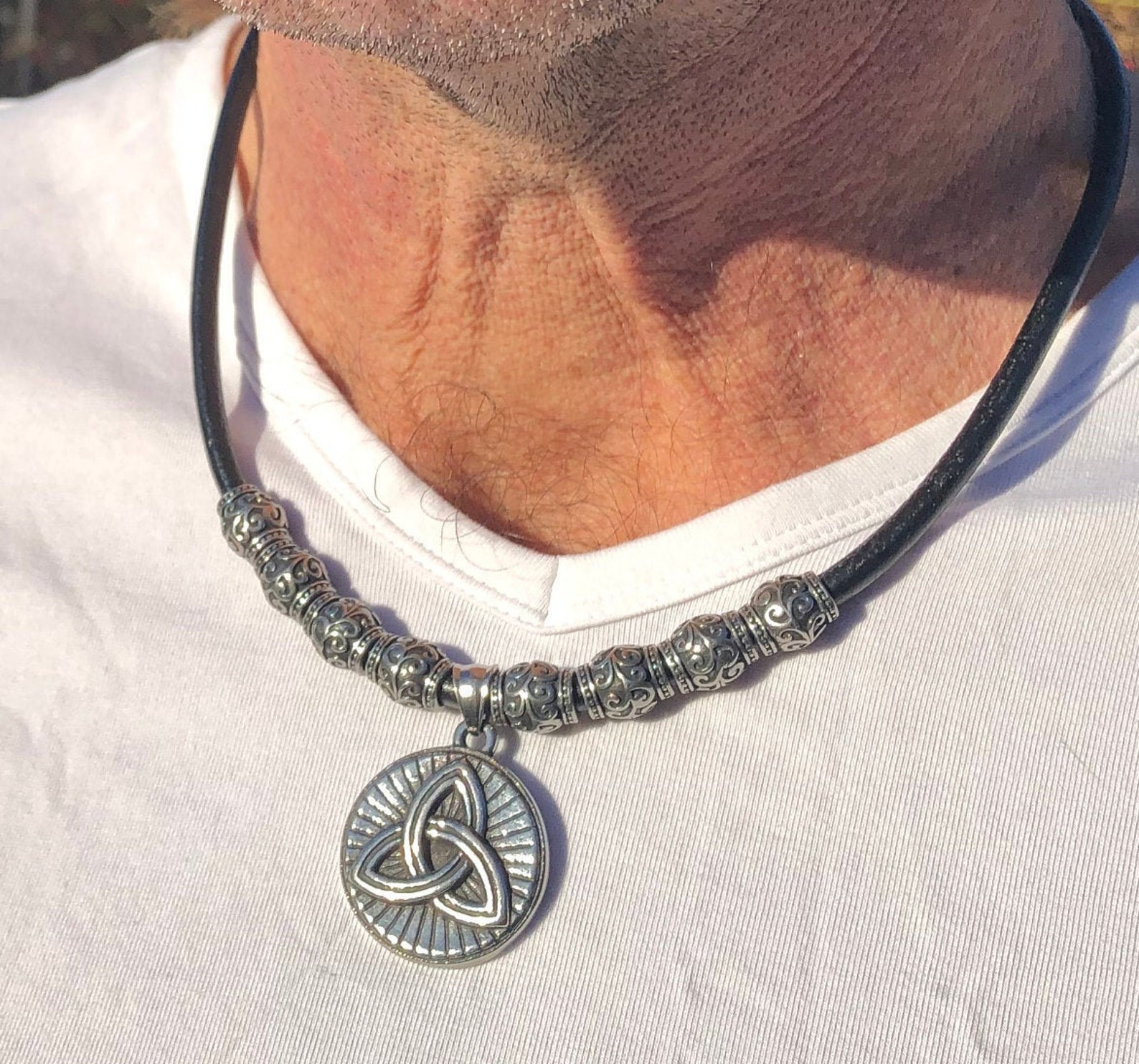 Collana Da Uomo In Pelle Vintage Ciondolo Dente Di Lupo In Vera Pelle Cowhide Design Raffinato Stile Retro Da 27,12 € | DHgate