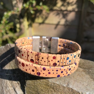 Bracelet en liège, bracelet en liège, bijoux végétaliens, bijoux en liège, bracelet de déclaration, bracelet manchette, bracelet végétalien, bracelet en liège, cuir végétalien