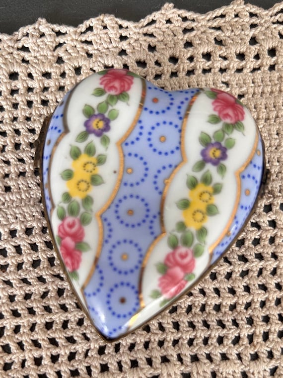 Vintage Hand painted Limoges Heart Shaped Trinket… - image 1