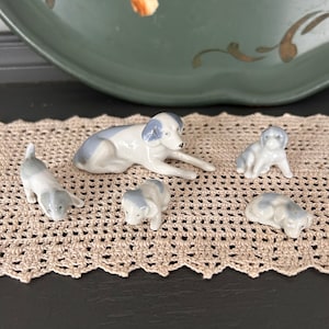 Vintage miniature Dog Figurines 4 pieces Grey and white, mom dog with 4 puppies