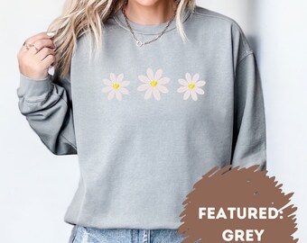 Daisy crewneck pullover | Spring sweater | Simplistic Spring Attire | Comfort Color Crewneck for the Spring | Easter Daisy Crewneck