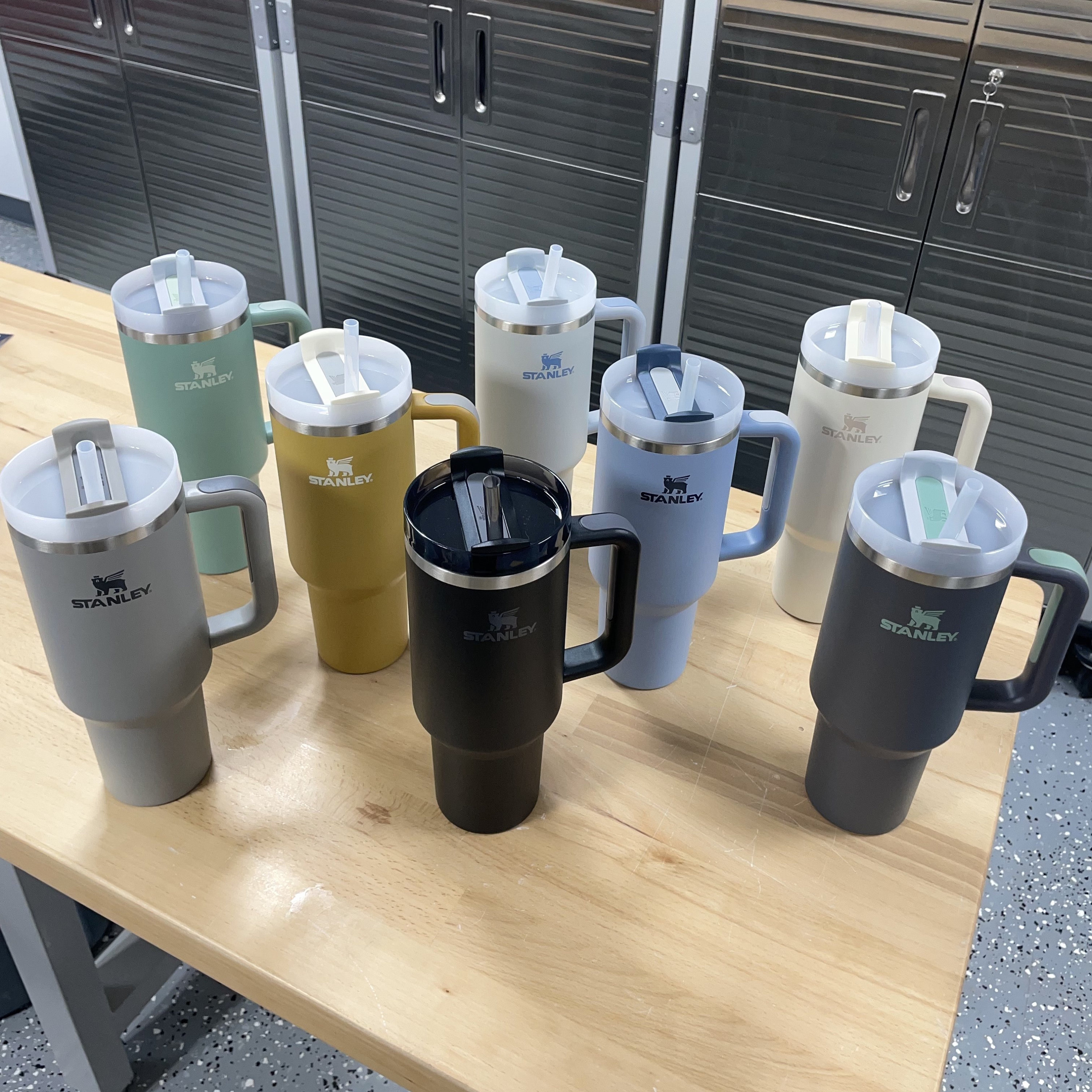 Stanley- The FlowState Quencher 2.0 Travel Tumbler(Yarrow) for Sale in Bull  Valley, IL - OfferUp