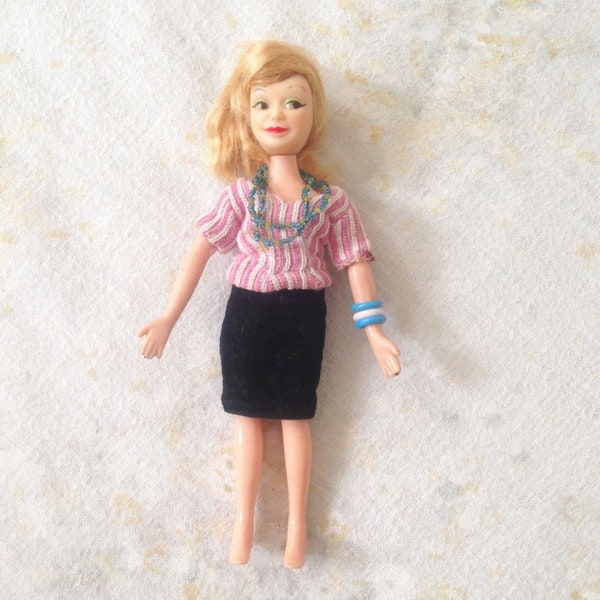 Vintage 1965 Posable Rubber Toy Doll Bendable Lady Woman Blouse Skirt Necklace Bracelets Makeup Blonde Smirky