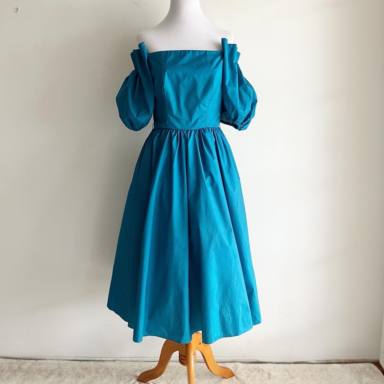 chappell blue dress Art Print: Swan Chappell – Edge of Urge main image 0