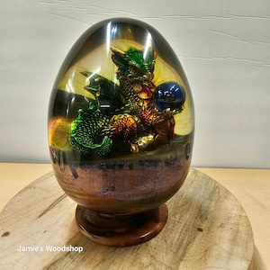 Large Maple Burl w/ Green Dragon Egg