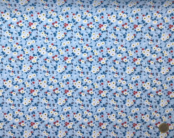 Cotton poplin with Fifties floral on bleu bébé