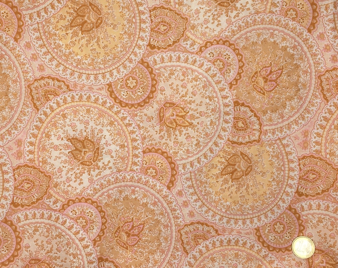 English Pima lawn cotton fabric, priced per 25cm. Paisley, Taj Mahal gold