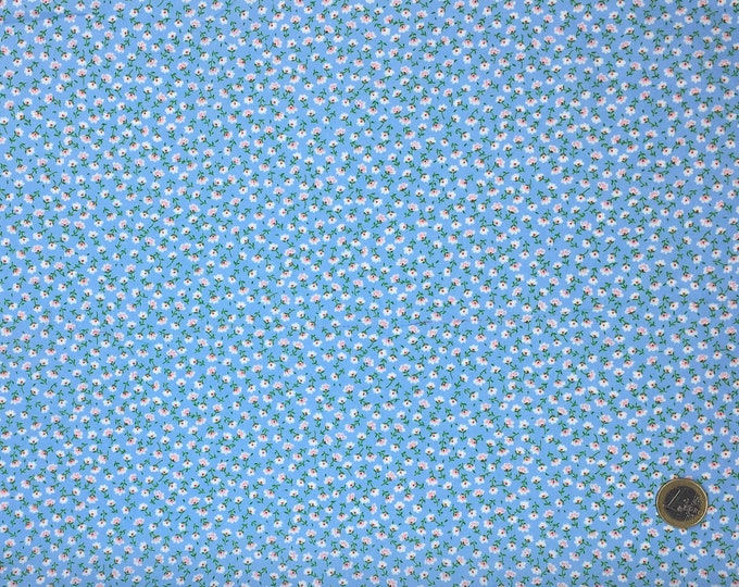 High quality cotton poplin, floral print om blue