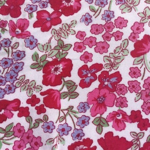 Tissu Pima lawn anglais, motif fleuri rose fond blanc, Rosanne image 2