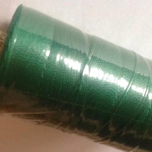 Extras strong Gutermann sewing thread, green no402