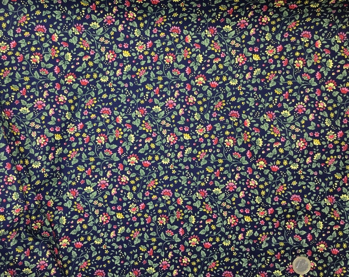 Cotton poplin with floral or flowers on navy