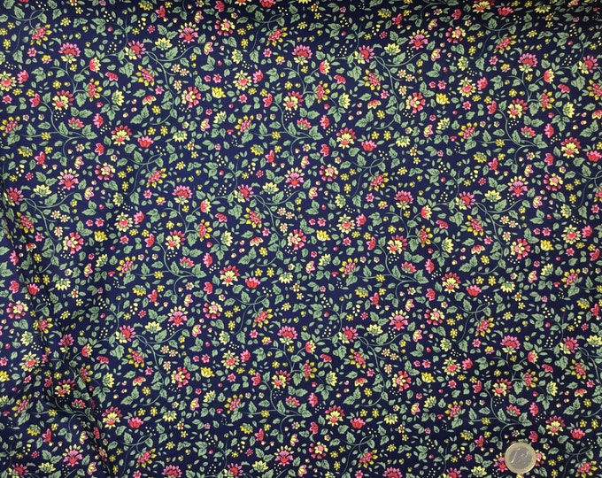 Cotton poplin with floral or flowers on navy