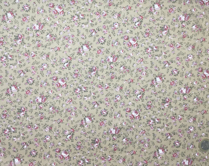 Cotton poplin with English roses on dark beige