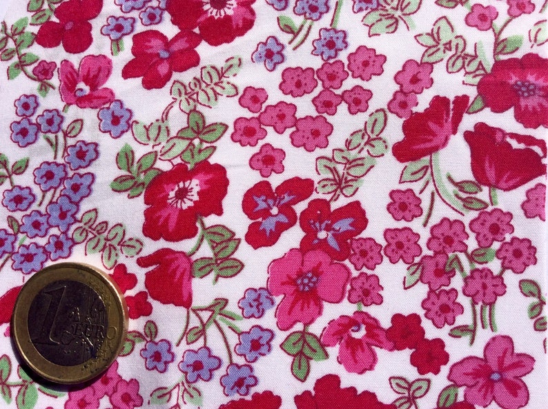 Tissu Pima lawn anglais, motif fleuri rose fond blanc, Rosanne image 3