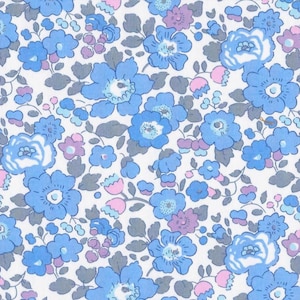Liberty of London-tyg, Betsy-mönster i babyblått