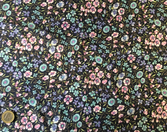 English Pima lawn cotton fabric, priced per 25cm. Flowers