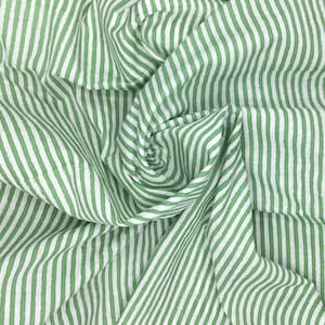 Baumwoll-Voile-Stoff, handbedruckt in Indien. Grüne Jaipur-Streifen