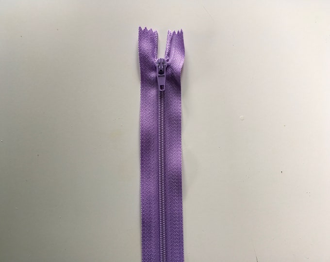 Nylon coil zipper, 40cm (16 »), lilac