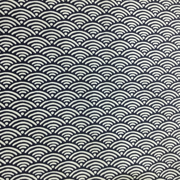 Oekotex katoenen popeline, beige sashiko-patroon op zwarte achtergrond