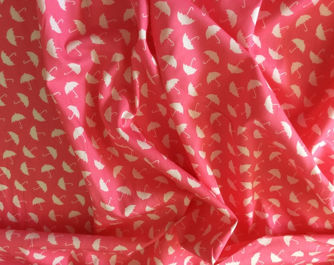 High quality cotton poplin, umbrellas on pink