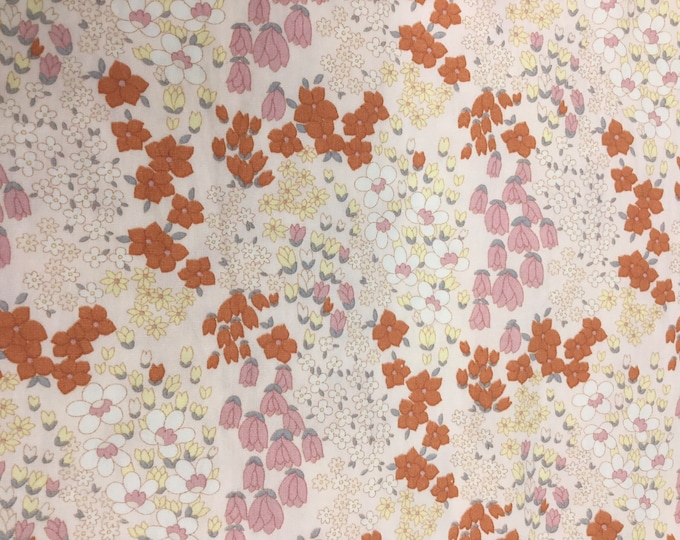 Oekotex certified cotton poplin, powder beige floral