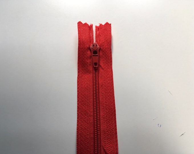Nylon coil zipper, 40cm (16 »), rouge