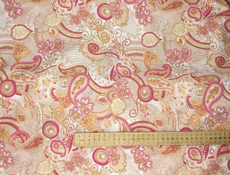 Tissu Pima lawn anglais, motif cachemire rose image 6