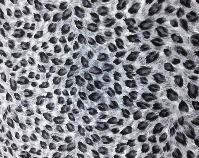 Cotton poplin with gray fur print