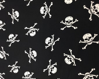 Popeline de coton oekotex, imprimé crânes, têtes de mort, pirates one noir