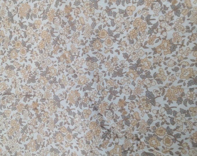 Oekotex certified cotton poplin, nude floral print