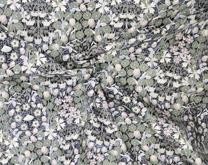 William Morris:  english Pima lawn fabric, green jugend print, Aalesund