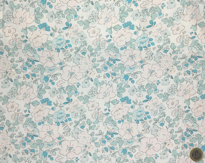 Oekotex certified cotton poplin, Betty English flowers