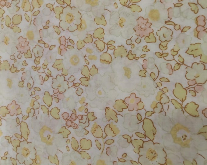 Tana lawn fabric from Liberty of London, bleached golden betsy. Nb: spécial edition