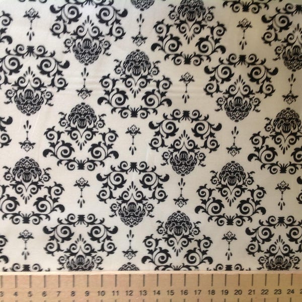 Tissu coton Oekotex impression facon tapisserie noire et blanche