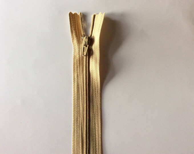 Nylon coil zipper, 30cm (12"), beige