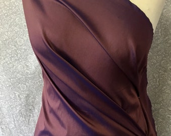 Umweltfreundlicher, modischer Dupioni-Taftstoff in Seidenoptik. Farbe: Aubergine-Kupfer/Königsblau Nr. 53