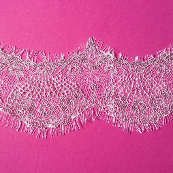 Dentelle de calais ecru, vendue au metre