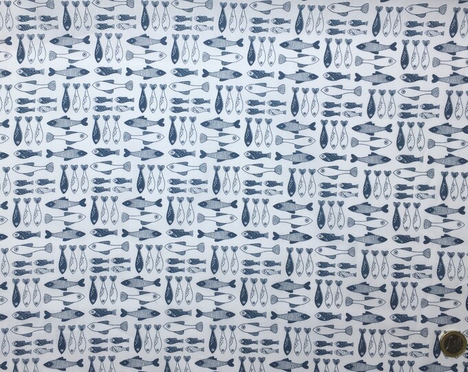 High quality cotton poplin, white and grey fish print