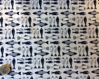 High quality cotton poplin, white and navy fish print