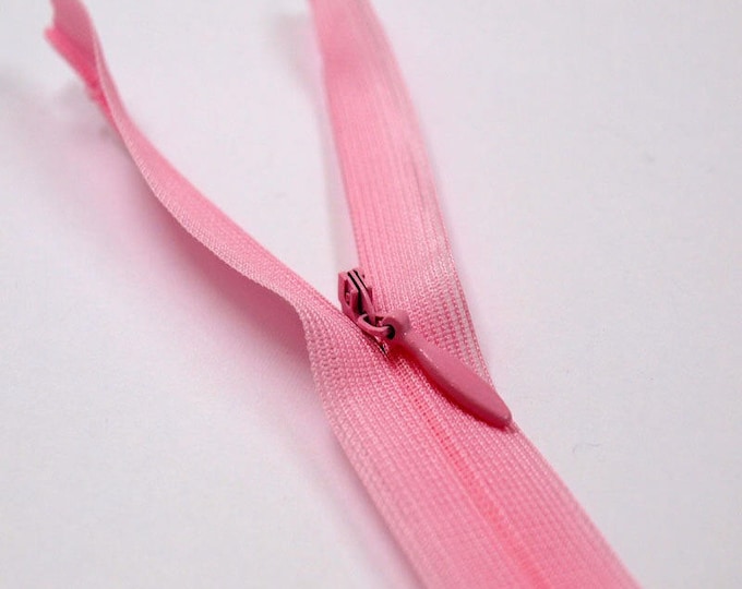 Invisible concealed zipper, 56cm (22"), pink