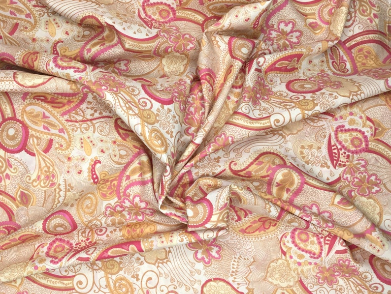 Tissu Pima lawn anglais, motif cachemire rose image 4