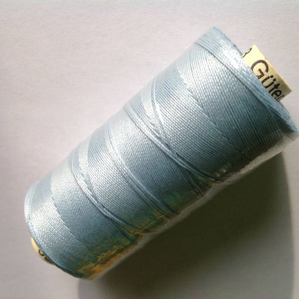 Fil à coudre Gutermann extra fort 300m, couleur vertd'eau tres clair no71