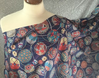 Tissu Pima lawn pur coton, motif boules décorées fond marine