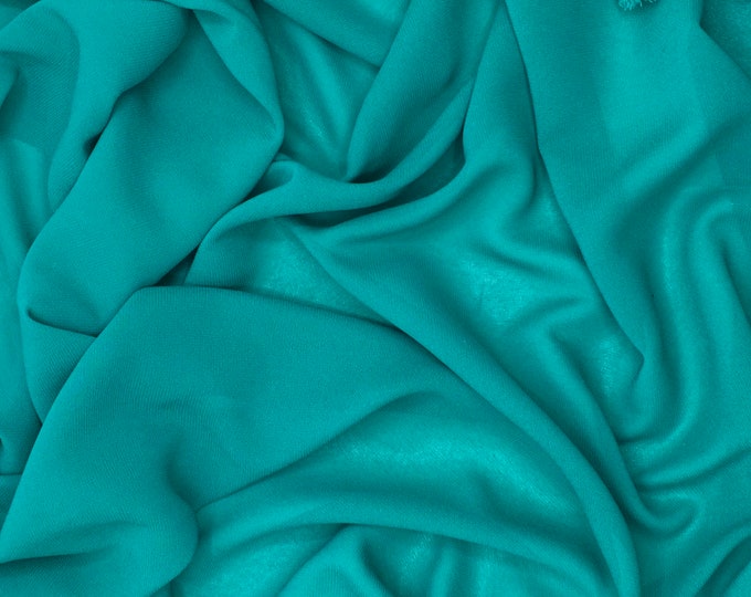 High quality Faux Silk Chiffon. Emerald green nr52