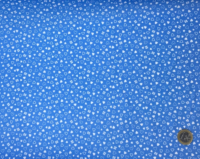 High quality cotton poplin, hearts and clover on lavender blue