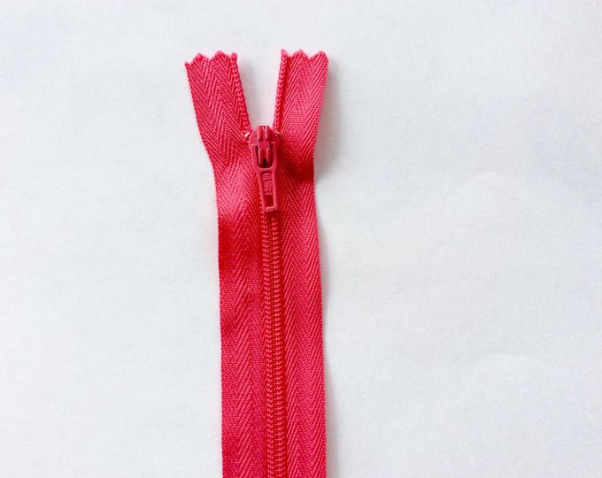 Nylon coil zippers, 30cm (12"), fuschia