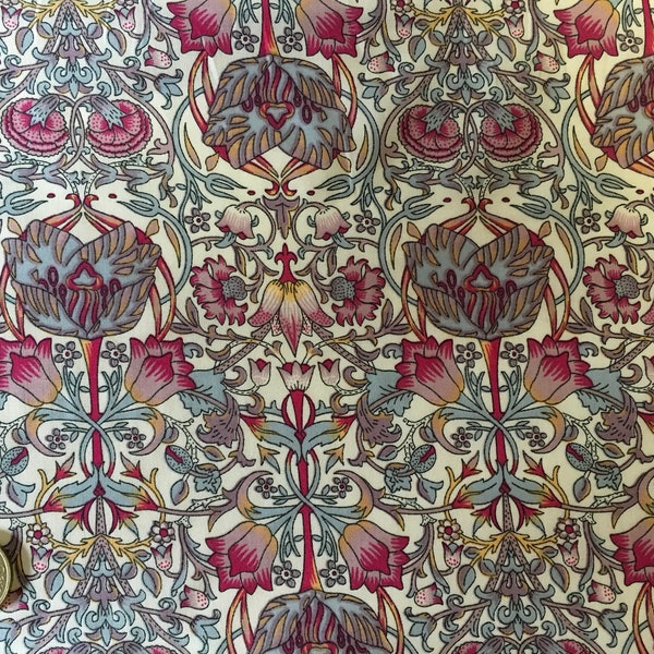 English Pima lawn cotton fabric, priced per 25cm, jugend style. Istanbul