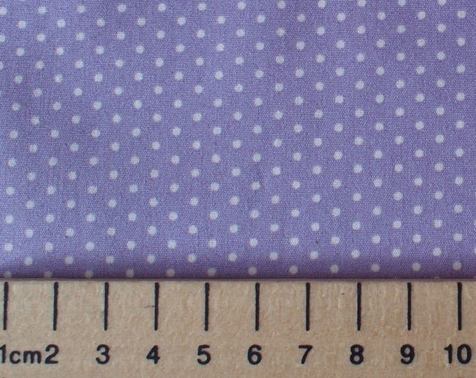 High quality cotton poplin, polka dots on pastel violet